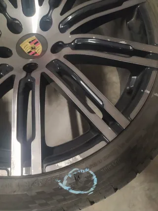 Llantas 21" válidas para Porsche Cayenne.