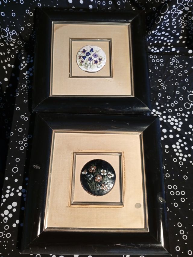 Cuadro Cerámica Flores Madera Negro Dorado