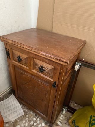 Máquina de coser Singer con mueble de madera maciz