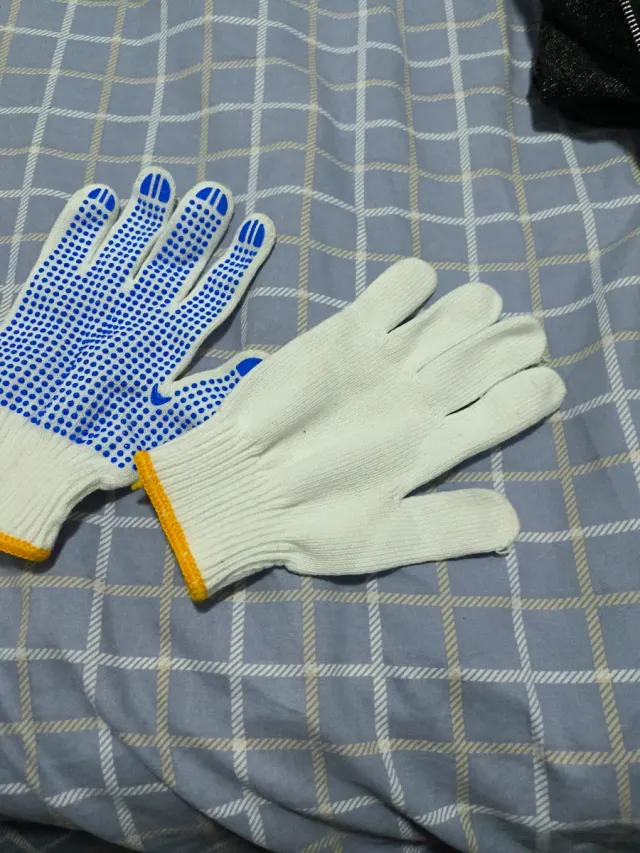 Guantes de montaje con puntos antideslizantes