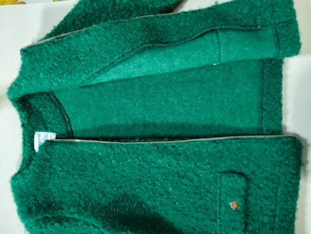 Lote 2 chaquetas: verde Mayoral y amarilla Mo.