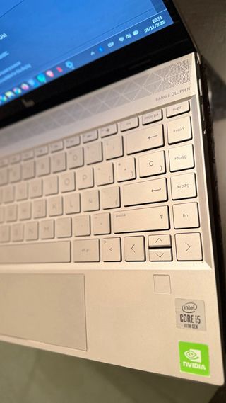 HP Envy 13 i5 10ª Gen + NVIDIA MX250