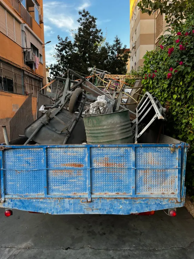 Chatarra se retira porte y mudanzas trastero