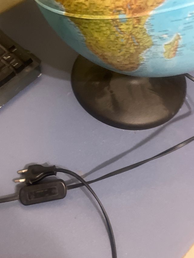 Globo terráqueo decorativo nuevo