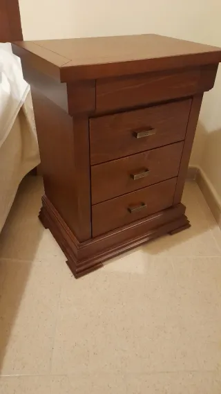 Mesita de noche y Cabecero nuevo madera.