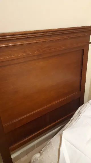 Mesita de noche y Cabecero nuevo madera.