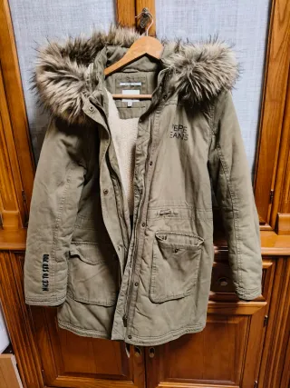 Chaqueta Pepe Jeans con capucha y pelo