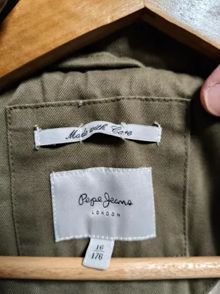 Chaqueta Pepe Jeans con capucha y pelo