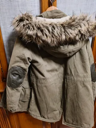 Chaqueta Pepe Jeans con capucha y pelo