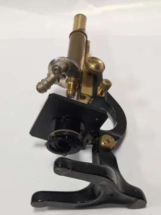 Antiguo microscopio latón siglo XIX