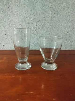 Juego de 12 vasos de cristal.