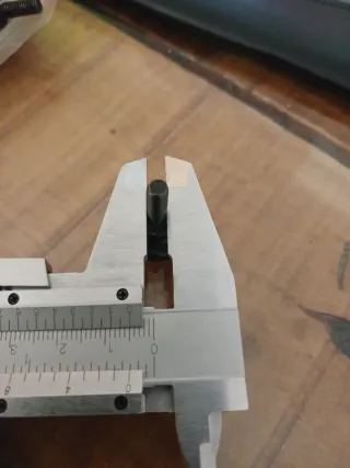 Lote de tornillos moleteados negros 40 tornillos