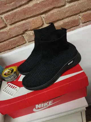 Zapatillas  Negras Talla 38