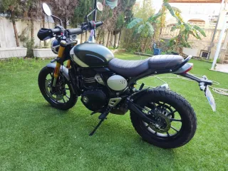 Triumph Scrambler 400 X