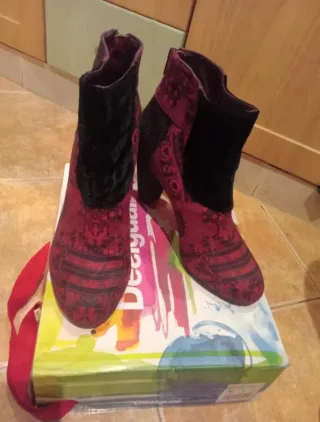 Botines Desigual Rojo y Negro