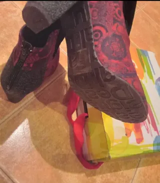 Botines Desigual Rojo y Negro