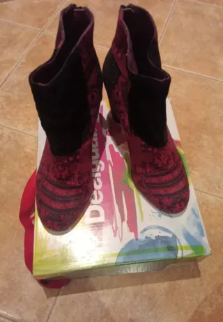 Botines Desigual Rojo y Negro