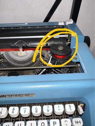 Máquina de escribir Olivetti Studio 46 azul