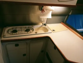 Mercedes-Benz 312D james cook 1998