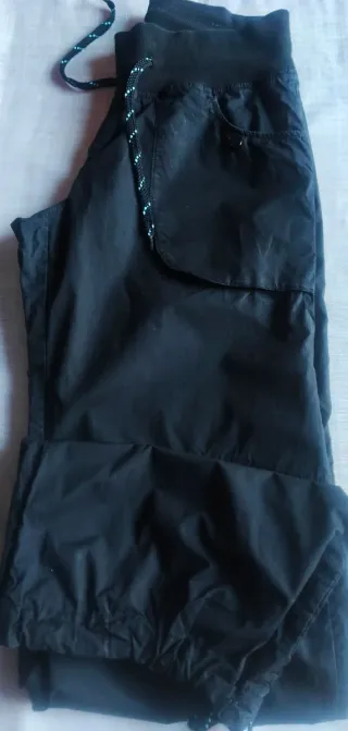 Pantalón de trekking negro