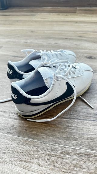 Zapatillas Nike Cortez Blancas y Negras