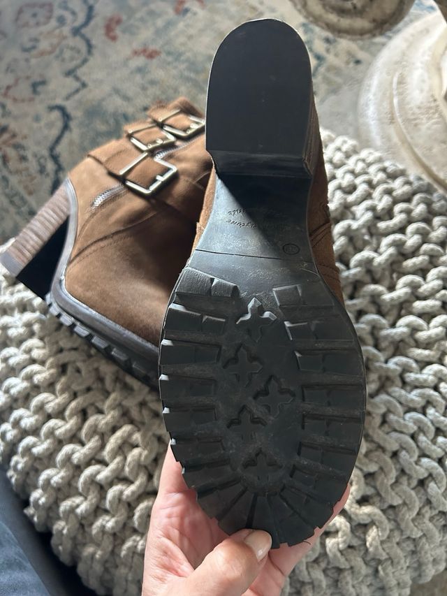 Botines de piel vuelta marrones