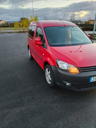 Volkswagen Caddy 2011