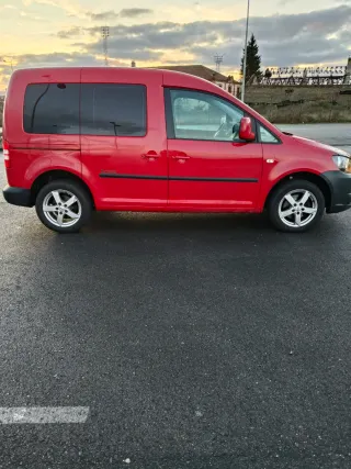 Volkswagen Caddy 2011