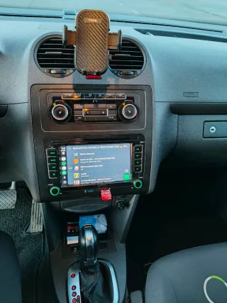 Volkswagen Caddy 2011