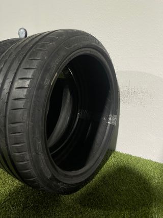 225 40 18 92Y MICHELIN PILOT SPORT 4