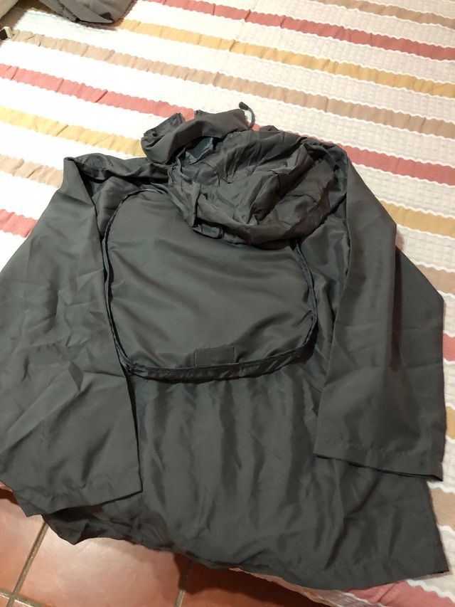 Mochila Chaqueta Gris,chubasquero .