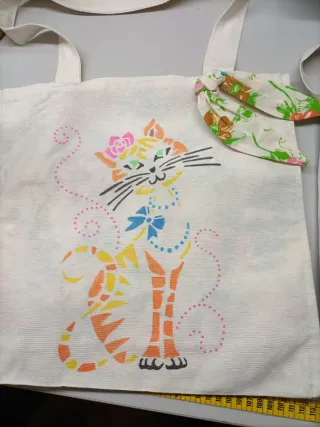 Bolsa de tela pintada a mano