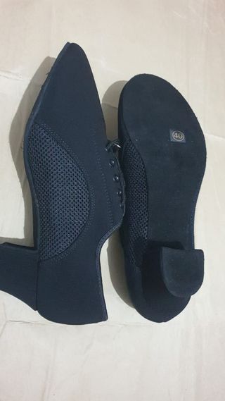 Zapatos de práctica HWD negros transpirables