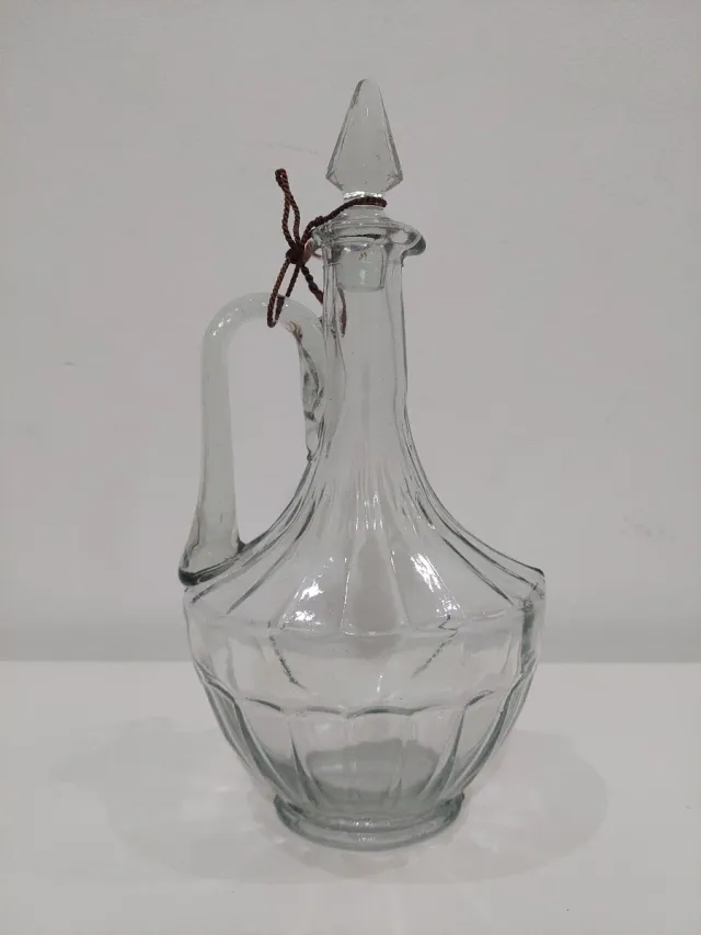 Licorera de cristal antigua