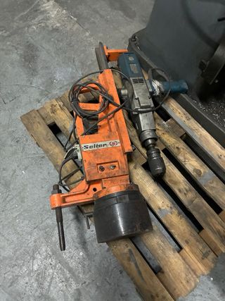 Taladro con base magnética