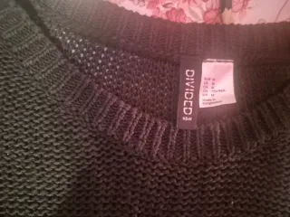 Jersey gris con encaje blanco