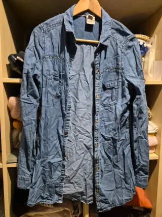 Jersey gris con encaje blanco