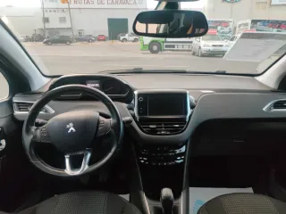 Peugeot 208 2015