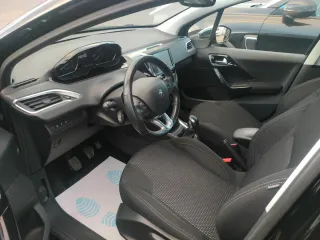Peugeot 208 2015