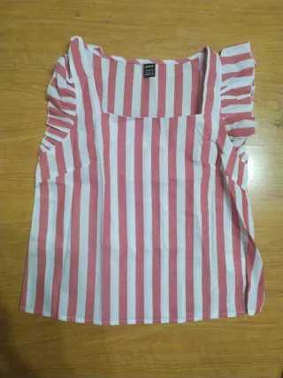 Camiseta Shein Talla XS Rayas Rojas  Blancas nueva