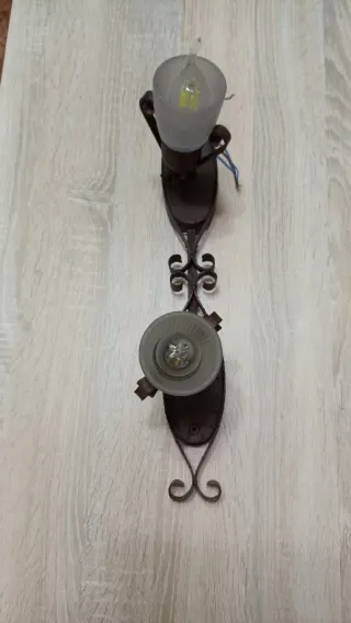 Lámparas de aplique de metal y cristal