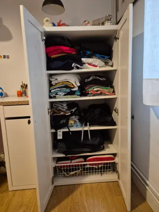 Armario infantil de madera blanco