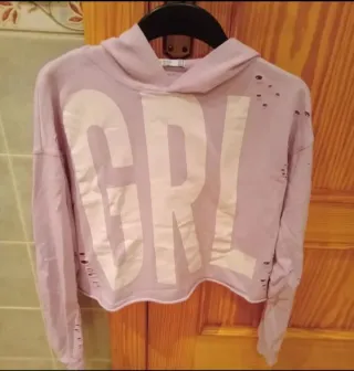 Sudadera Bershka rosa crop top