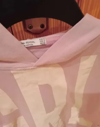 Sudadera Bershka rosa crop top