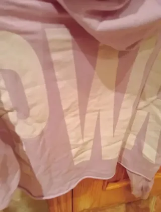 Sudadera Bershka rosa crop top