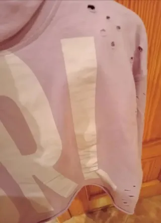 Sudadera Bershka rosa crop top