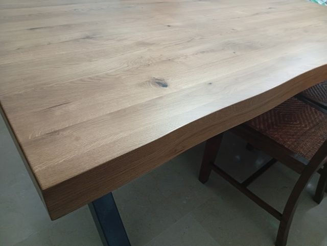 Tavolo da Pranzo in Legno di Rovere con Gambe in Acciaio a X