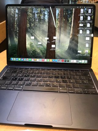 MacBook Air 13,6" M2 8GB