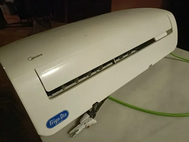 Aire Acondicionado Midea Exterior