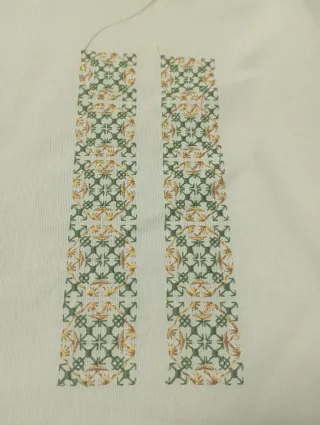 Bordados dorados florales a máquina .hay 5